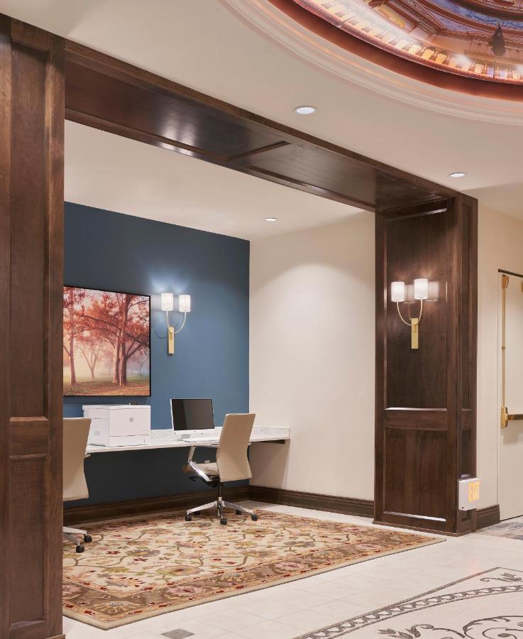 The Inn At Meadowbrook Overland Park Exterior photo