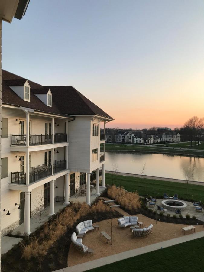 The Inn At Meadowbrook Overland Park Exterior photo